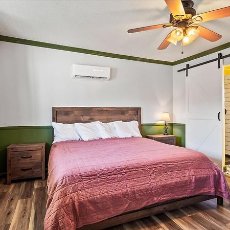 Sagebrush Inn Тумстоун Номер фото A bedroom at the hotel