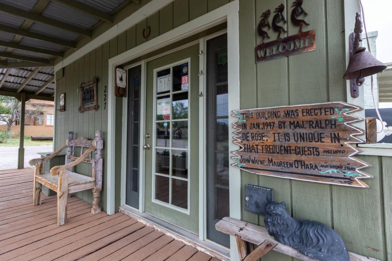 Sagebrush Inn Тумстоун Екстер'єр фото The front door of the museum